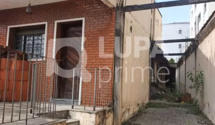 Sobrado com 2 dormitórios á venda no Jardim São Paulo.