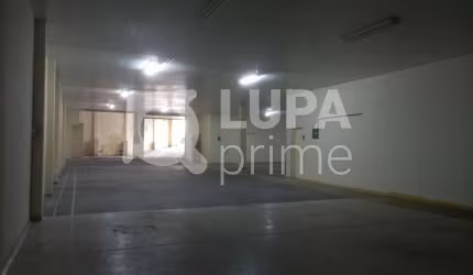 Prédio comercial com 900m² para locação no Mandaqui