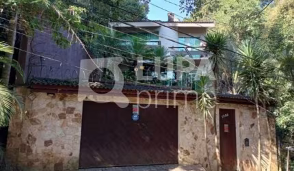 Sobrado com 4 dormitórios sendo 4 suítes á venda na Vila Irmãos Arnoni