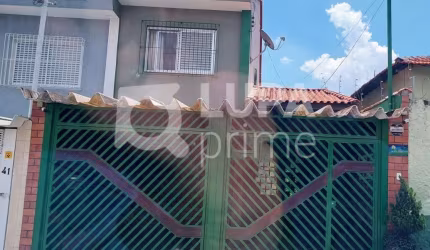 Sobrado com 3 dormitórios à venda na Vila Dom Pedro II !