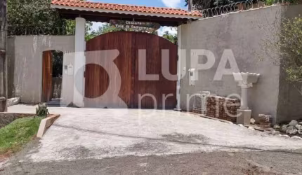 Chácara com 6 dormitórios sendo 2 suítes á venda em Piracaia