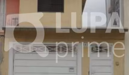 CASA COM 2 ANDARES 3 DORMITÓRIOS 250 M2 DE ÁREA TOTAL - EM SANTANA