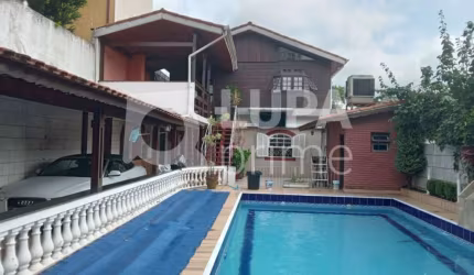 Sobrado com 5 dormitórios sendo 2 suítes á venda na Parada Inglesa