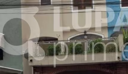 CASA EM CONDOMÍNIO COM 3 DORMITÓRIOS (1 SUÍTE) Á VENDA- JARDIM ÂNGELA