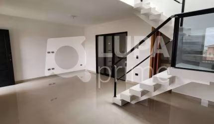 Sobrado com 3 dormitórios sendo 3 suítes á venda na Vila Constança!