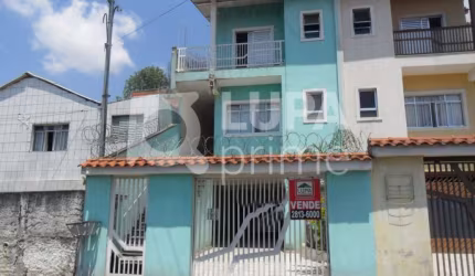 CASA 4 DORMITÓRIOS 5 VAGAS  DE GARAGEM - NA VILA NOVA GALVÃO