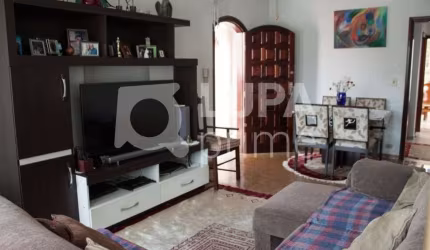Sobrado com 3 dormitórios à venda na Vila Gustavo!