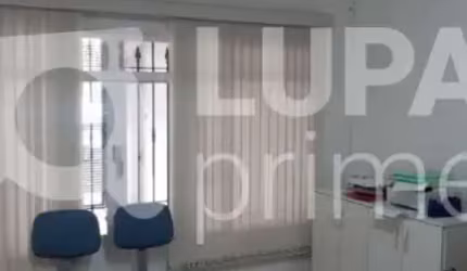 Sobrado com 4 dormitórios à venda no Parque Casa de Pedra!