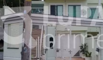 Sobrado à venda na Vila Nivi!