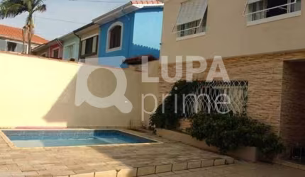 Sobrado com 4 dormitórios sendo 3 suítes á venda na Vila Isolina Mazzei