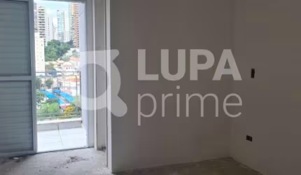 Sobrado com 3 dormitórios sendo 3 suítes à venda em Santanta!