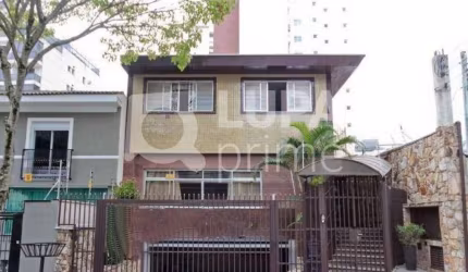 Sobrado com 4 dormitórios sendo 2 suítes á venda em Santana