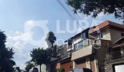 Sobrado com 3 dormitórios sendo 1 suíte á  venda Vila Ester