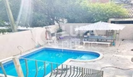 Sobrado com 6 dormitórios á venda no Jardim Yara