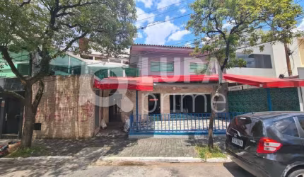 Sobrado comercial com 320 metros para locação na Água Branca