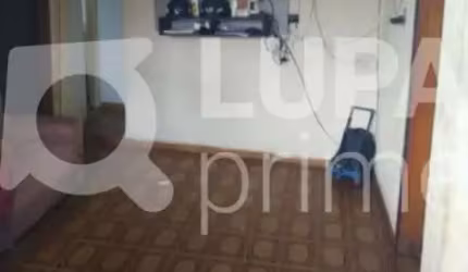 Casa Térrea com 3 dormitórios à venda no Parque Casa de Pedra