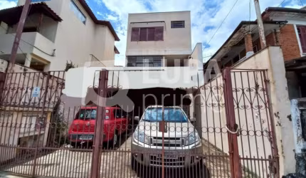 Casa térrea com 4 dormitórios sendo 2 suítes para locação