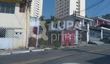 Terreno com 360 metros á venda na Vila Aurora