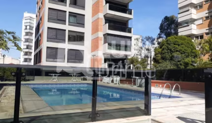 Apartamento com 4 dormitórios de 260m² à venda, na Água Fria