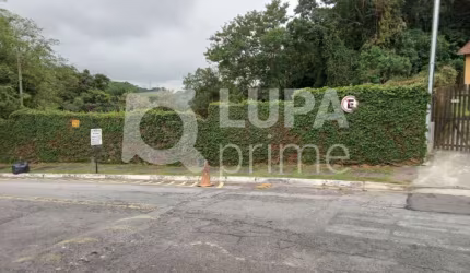 TERRENO COM 960M² DE ÁREA TOTAL- JARDIM ITATINGA