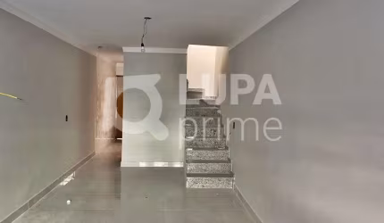 Sobrado com 3 dormitórios à venda na Vila Gustavo