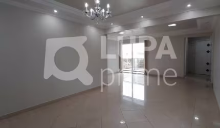 Apartamento com 3 dormitórios à venda na Água Fria