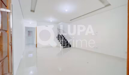 Sobrado com 3 dormitórios à venda no Parque Edu Chaves