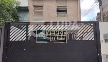Sobrado com 4 dormitórios sendo 2 suítes à venda em Santana!
