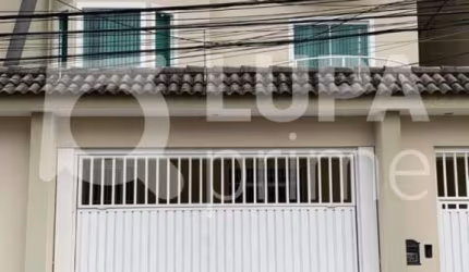 Sobrado com 3 dormitórios e 3 banheiros à venda no Jardim São Paulo