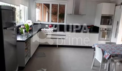 Sobrado com 4 dormitórios sendo 4 suítes á venda no  Tremembé