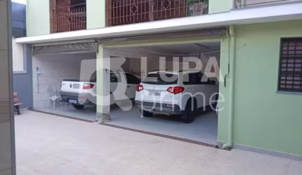 Casa térrea com 3 dormitórios sendo 2 suítes á venda na Vila Nivi