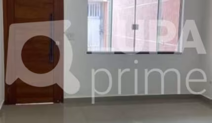 Sobrado com 2 dormitórios sendo 1 suíte á venda na Vila Paiva