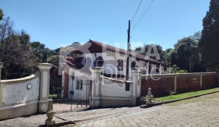 Sobrado com 3 dormitórios à venda na Estrada da Roseira!