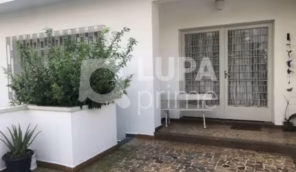 CASA ASSOBRADADA 3 DORMITÓRIOS (1 SUÍTE) Á VENDA- SANTANA