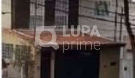 Sobrado comercial com 4 dormitórios sendo 2 suítes para locação no Jardim São Paulo