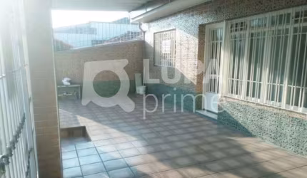 Casa com 3 dormitórios à venda na Vila Santa Maria!