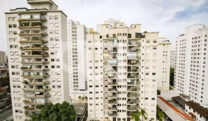 Apartamento com 3 dormitórios sendo 3 suítes á venda em Santana.