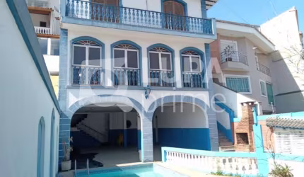 Casa assobradada com 5 dormitórios para locação no Jardim São Paulo