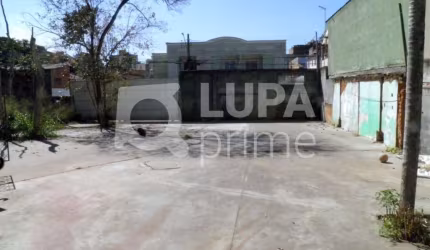 Terreno com 450 m² a venda na Vila Ede