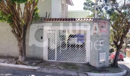 Sobrado com 3 suítes á venda no Parque Vitória