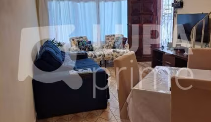 Sobrado com 2 dormitórios á venda na Vila Dom Pedro II