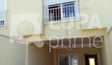 Sobrado com 3 suítes à venda na Vila Romero !