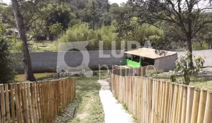 Sitio com 6 dormitórios sendo 6 suítes á venda em Itaquaquecetuba.