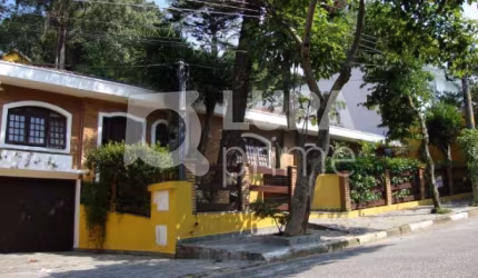 Casa à venda de 1000 metros de área construída no Tremembé!