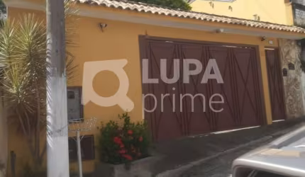 Casa Térrea com 2 dormitórios sendo 1 suíte á venda em Santana