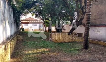 Casa térrea com 336 m² na Vila Ester para venda.