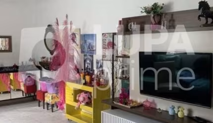 Casa térrea com 1 dormitório à venda na Parada Inglesa!