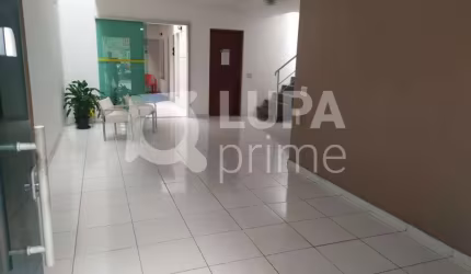 Sobrado com 10 salas à venda em Santana!