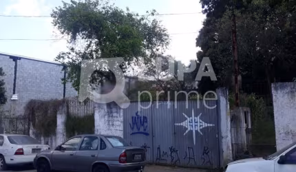 Terreno de 1100 m² , à venda na Vila Nivi