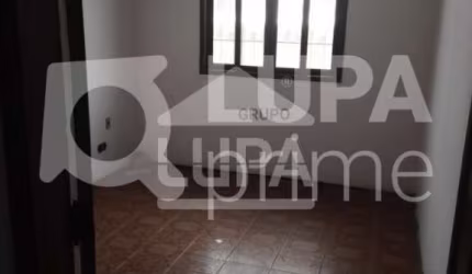 Casa Térrea com 3 dormitórios de 340m² à venda em Santa Teresinha